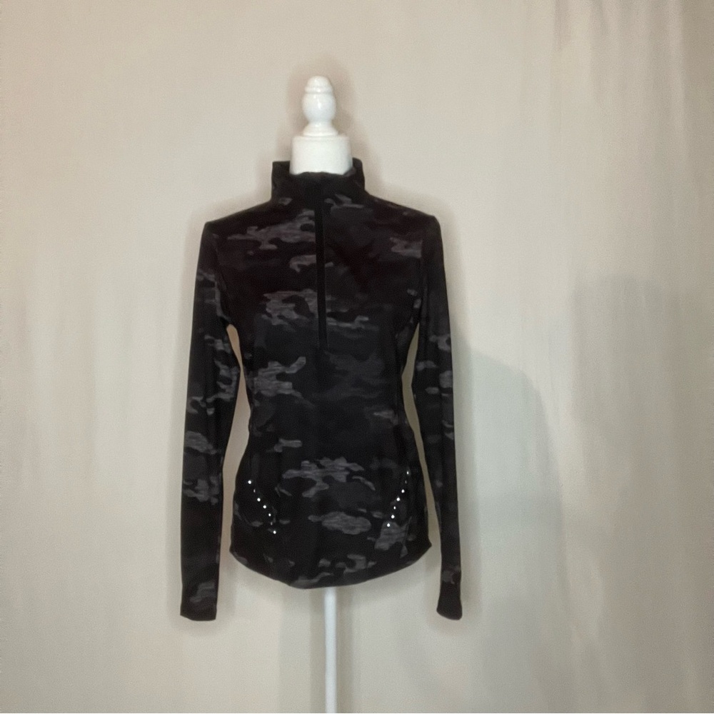 Avia Women's Black Camouflage Top 1/4 Zip Pullover Thumbholes Lightweight Sz XS